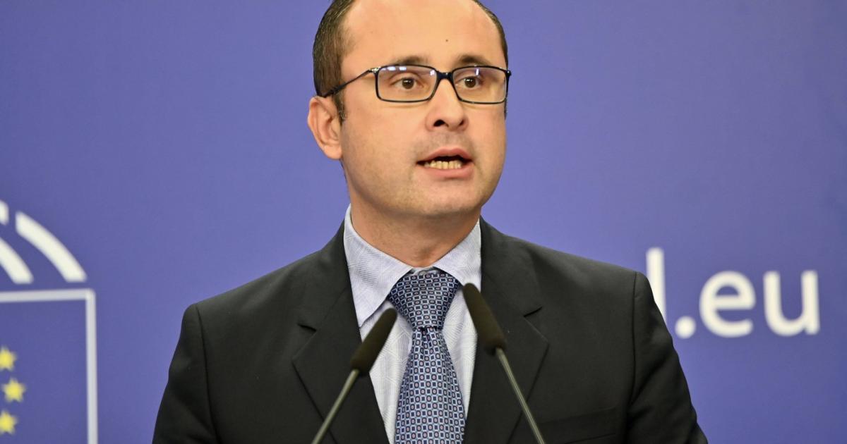 România își accelerează tranziția energetică, cu un accent sporit pe eficiența energetică și surse regenerabile, anunță Cristian Bușoi, secretar de stat în Ministerul Energiei