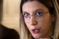 Ministrul interimar al Mediului, Apelor și Pădurilor, DIANA BUZOIANU, acuză Direcția Silvică Ilfov, condusă de CEZAR MIHAIL RĂDUȚĂ, de corupție și acțiuni care contravin intereselor Romsilva în cazul drumului din pădurea Băneasa
