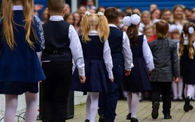 Parlamentarii PSD au inițiat o lege, deja aprobată de Senat, care impune uniformele obligatorii în învățământul primar și gimnazial