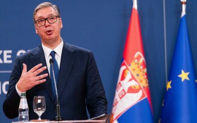 Vucic vrea la cârma guvernului Serbiei după alegerile din 2026 Președintele Serbiei, Aleksandar Vucic, a anunțat sâmbătă intenția sa de a prelua funcția de prim-ministru, în cazul în care Partidul Progresist Sârb (SNS), formațiunea sa politică, va obține victoria la alegerile parlamentare programate pentru 25 octombrie 2026