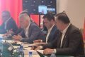 Dezbatere aprinsă în Parlament pe tema compensării consumatorilor de credite Un proiect de lege inițiat de senatorul social-democrat DANIEL ZAMFIR, care vizează reglementarea mecanismului de compensare a consumatorilor de credite prejudiciați prin practici anticoncurențiale sau erori de calcul la dobânzi, a stârnit dezbateri aprinse în Comisia Economică, Industrii, Servicii, Turism şi Antreprenoriat