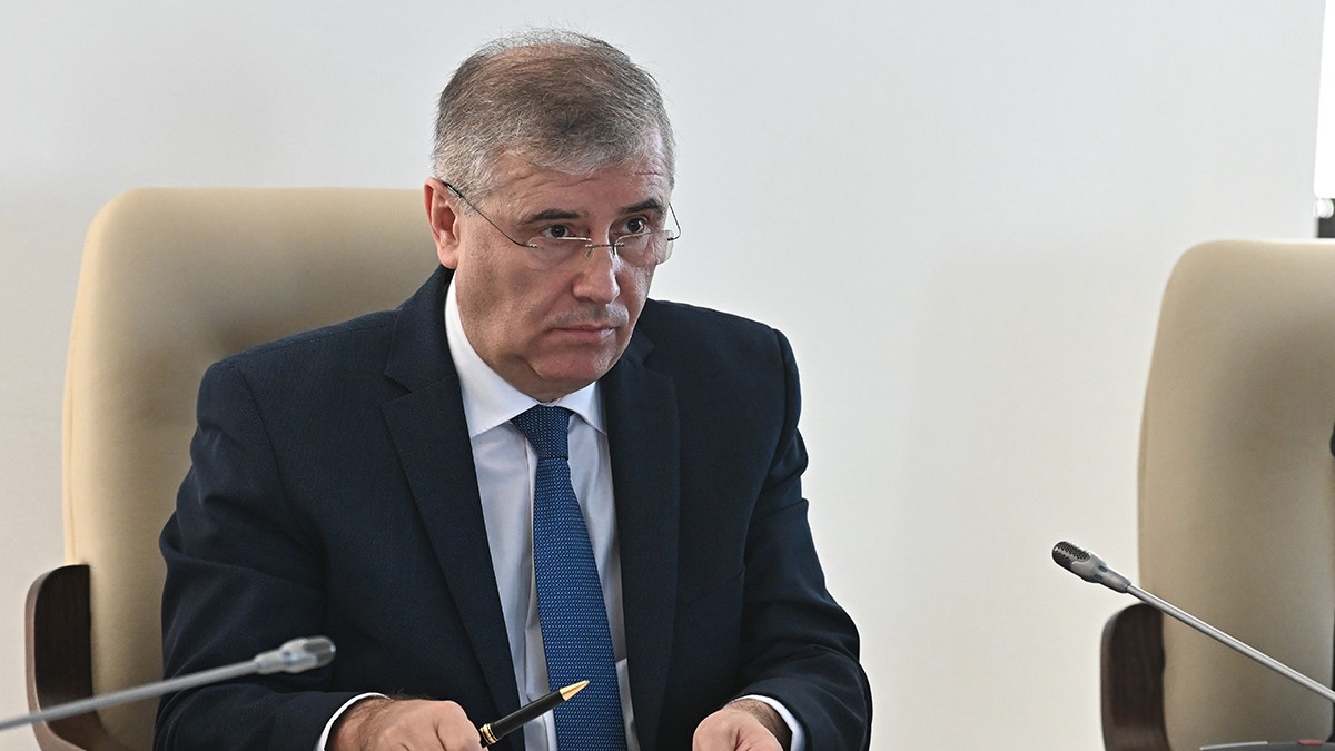 Șeful SPP dă în judecată Ministerul Educației pentru teza de doctorat Șeful Serviciului de Protecție și Pază (SPP), Lucian Pahonțu, a inițiat, pe 10 septembrie 2026, un proces la Curtea de Apel București împotriva Ministerului Educației