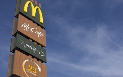 McDonald’s recurge la inteligența artificială pentru a adapta în mod dinamic prețurile produselor din meniurile sale, atât pe piața din SUA, cât și pe alte piețe internaționale