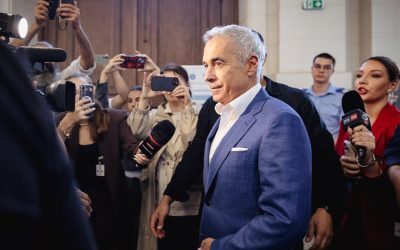 Misterul dosarului „confidențial” lămurit în procesul pentru tentativă de lovitură de stat Călin Georgescu, inculpat în trei dosare penale, a avut luni un nou termen în procesul în care este judecat, alături de Horațiu Potra și alți 20 de coinculpați, pentru tentativă de lovitură de stat