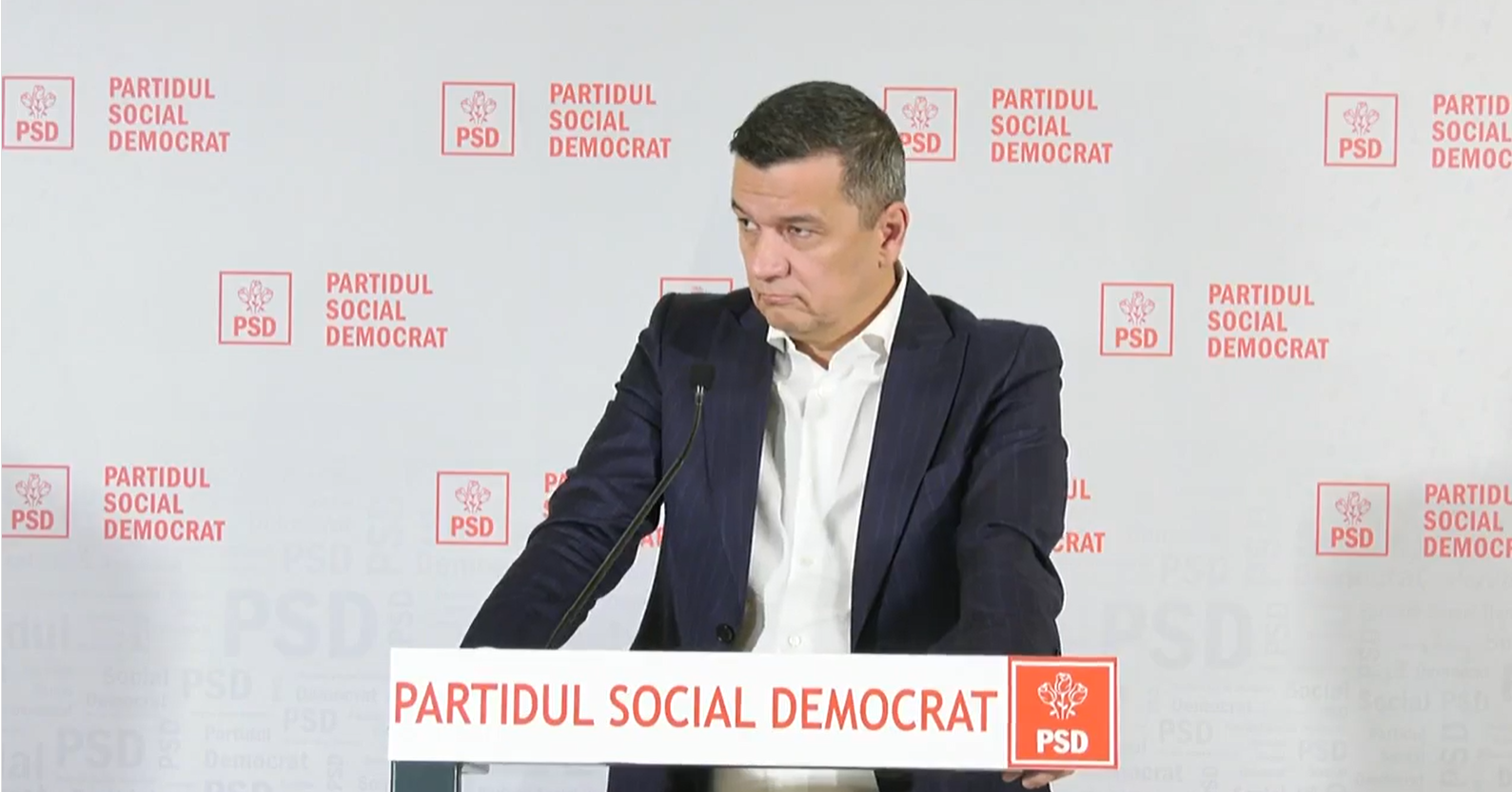 Grindeanu: Nu doamna Guilfoyle l-a salvat pe Bolojan, tot pe el l-am fi schimbat Președintele PSD, Sorin GRINDEANU, a declarat ferm că decizia de a-l înlătura pe Ilie BOLOOJAN din funcție era luată indiferent de discuțiile avute cu ambasadoarea SUA în Grecia, Kimberly GUILFOYLE