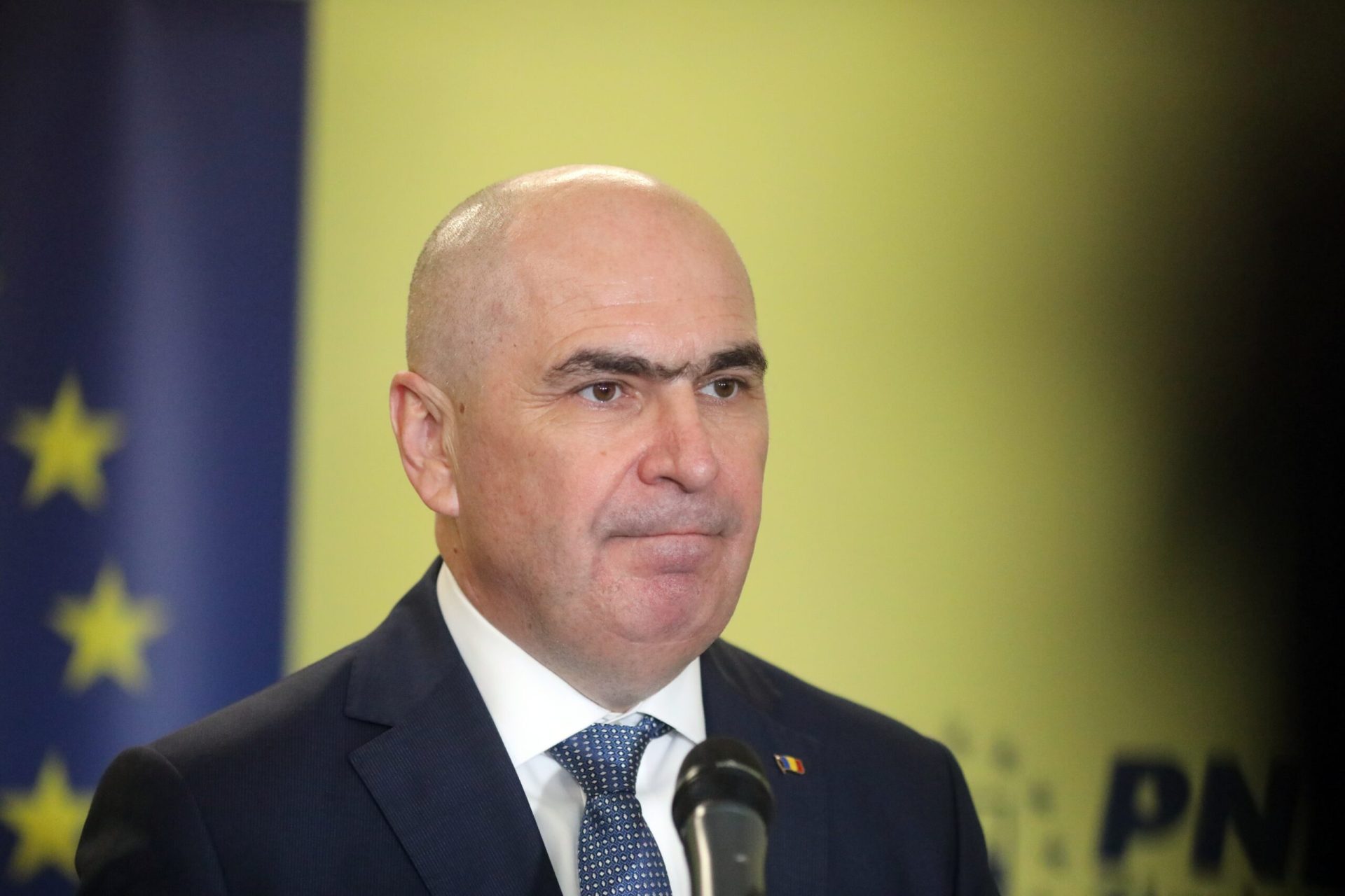 PNL ar putea susține Guvernul Niculescu, invocând responsabilitatea Liderul Partidului Național Liberal (PNL), Ilie Bolojan, a declarat vineri, 16 octombrie, că formațiunea sa politică analizează posibilitatea de a vota pentru învestirea noului Guvern condus de Luca Niculescu, cu puteri depline