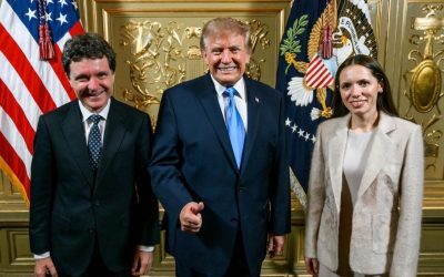 Întâlnire foto neașteptată la New York Președintele Nicușor Dan a publicat astăzi, 2 octombrie, pe contul său de X, o fotografie surprinzătoare în care apare alături de președintele Statelor Unite ale Americii, Donald Trump
