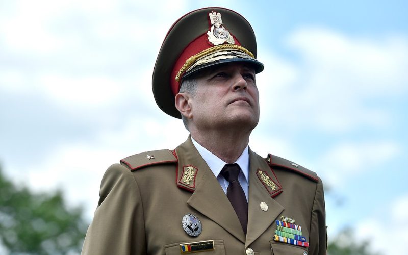 MApN, un monstru birocratic, în fața provocărilor regionale Ministerul Apărării Naționale (MApN) este considerat de un general în rezervă drept un „monstru” birocratic, lent și rigid, care, timp de decenii, a prioritizat procesele administrative în detrimentul consolidării capacității operaționale