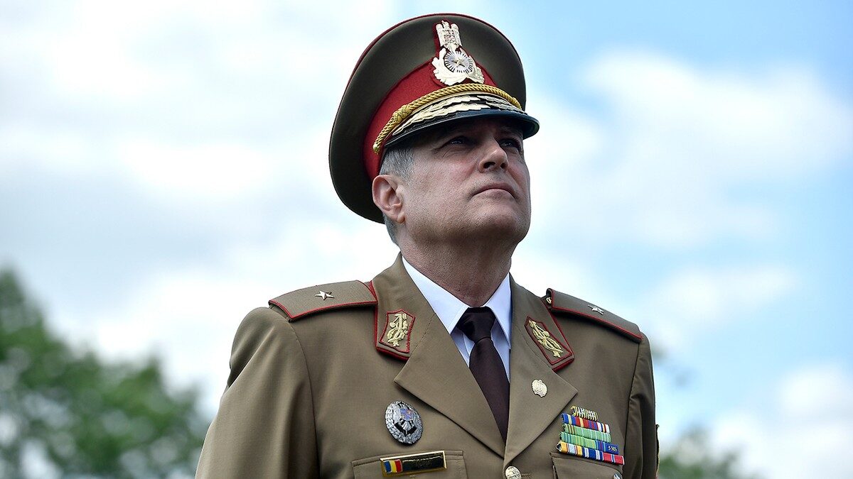 MApN, un monstru birocratic, în fața provocărilor regionale Ministerul Apărării Naționale (MApN) este considerat de un general în rezervă drept un „monstru” birocratic, lent și rigid, care, timp de decenii, a prioritizat procesele administrative în detrimentul consolidării capacității operaționale