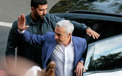 Călin Georgescu, aflat în Arestul Central al Capitalei, a transmis un mesaj de mulțumire și îndemn la rugăciune către susținătorii săi, duminică seară, prin intermediul paginii sale de Facebook
