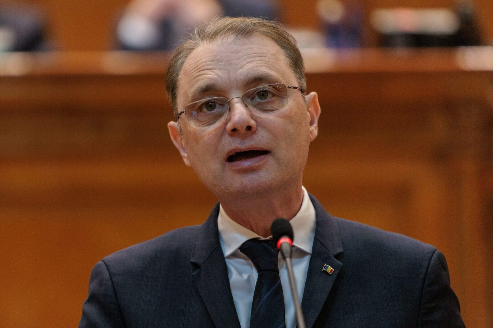 Premierul LUCA NICULESCU a aprobat, în prima sa ședință de Guvern, o Ordonanță de Urgență menită să reorganizeze administrația publică centrală
