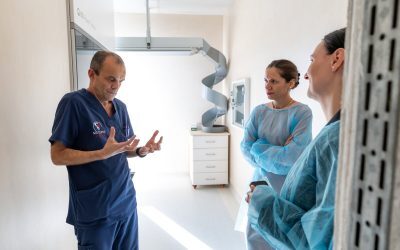 Prima Doamnă, Mirabela Grădinaru, a vizitat Spitalul Marie Curie Prima Doamnă, Mirabela Grădinaru, a efectuat o vizită la Spitalul Clinic de Urgență pentru Copii „Grigore Alexandrescu” din București, concentrându-se pe departamentele dedicate îngrijirii nou-născuților