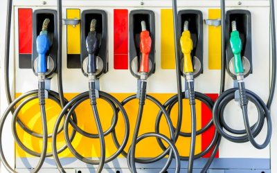 Benzina s-a scumpit, duminică, 4 octombrie 2026, pe întreg teritoriul României, toate marile lanțuri de stații de alimentare afișând prețuri care depășesc 10 lei pe litru