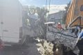 Accident mortal DN7: Microbuz, ciocnire cu autobasculantă. Trafic blocat