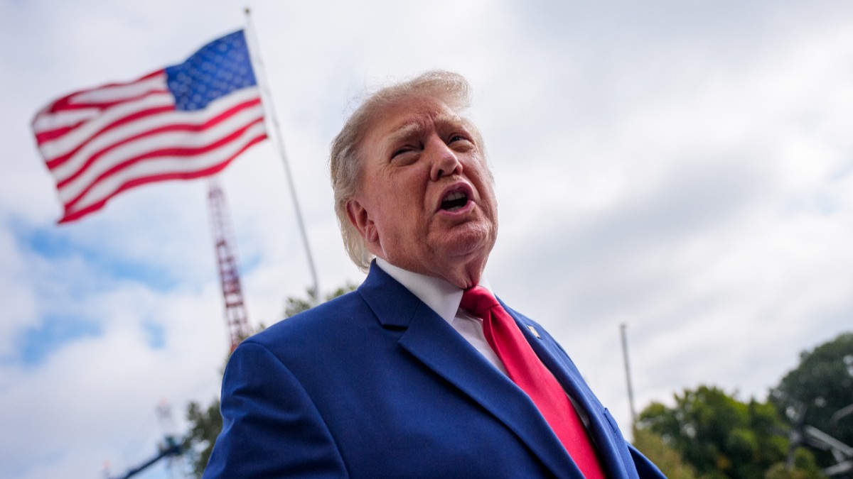 Trump suspendă parțial sancțiuni noi împotriva Rusiei Președintele Statelor Unite, Donald Trump, a decis pe 16 octombrie suspendarea aplicării unor prevederi cheie din legea recent adoptată privind sancționarea Rusiei și Iranului