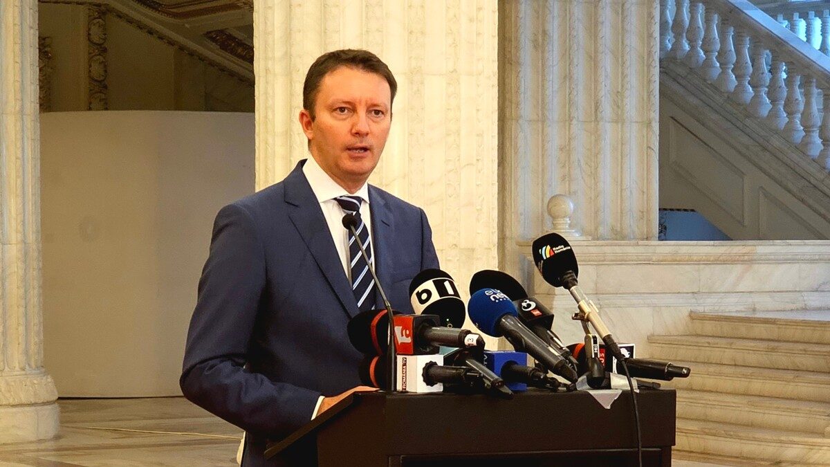 Mureșan critică schimbarea de discurs a PSD Siegfried Mureșan, fost premier desemnat și susținut de PNL, a atacat marți, 6 octombrie, pe rețelele de socializare, declarațiile recente ale lui Sorin Grindeanu, lider al PSD, privind negocierile pentru formarea noului Guvern