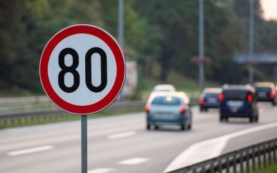 Amendați în Italia? Curtea de Casație clarifică regulile pentru radarele de viteză Șoferii români care circulă sau locuiesc în Italia trebuie să fie extrem de atenți la reglementările rutiere, în special la modul în care autoritățile amplasează dispozitivele de măsurare a vitezei