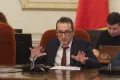 Aventurile ministrului propus pentru Digitalizare: întârziere, cravată și ironii parlamentare Candidatul desemnat pentru portofoliul Ministerului Digitalizării, Bogdan Dumitru, a stârnit discuții aprinse în comisiile parlamentare, sosiind cu o întârziere considerabilă la audierea sa