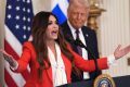 Președintele Donald Trump a confirmat că ia în calcul demiterea lui Kimberly Guilfoyle din funcția de ambasador al SUA în Grecia, exprimându-și nemulțumirea față de comportamentul acesteia
