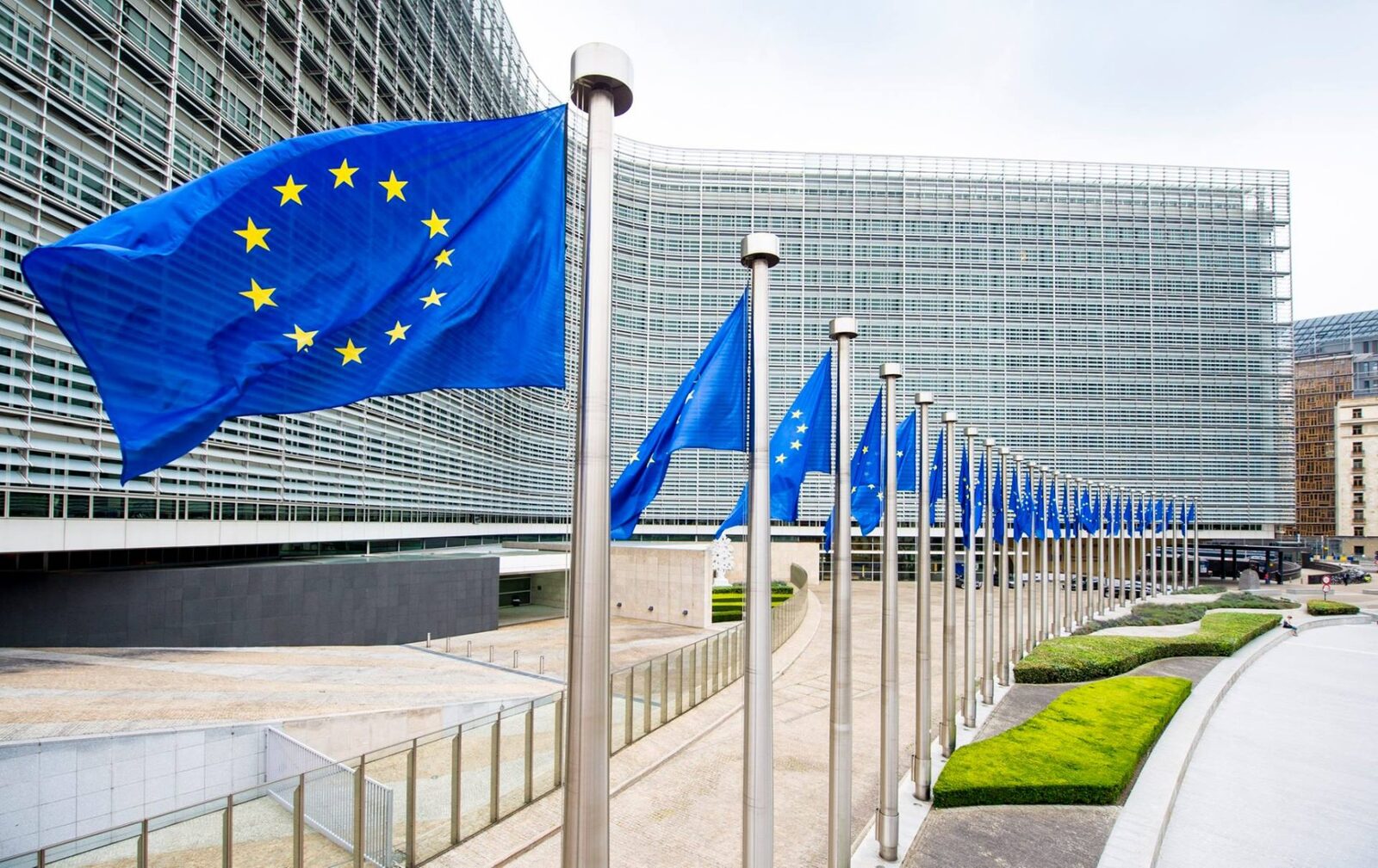 Miliarde pierdute: Fondurile UE pentru administrație, un eșec European