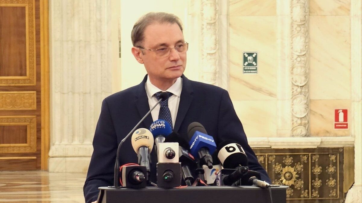 UDMR cere învestirea Guvernului Luca Niculescu pentru a debloca rectificarea bugetară Ministrul interimar al Sănătății, Cseke Attila (UDMR), a declarat marți, 13 octombrie, că este necesară învestirea Guvernului Luca Niculescu pentru a rezolva situația Guvernului fără puteri depline, care durează de cinci luni