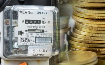 România, pe podiumul energetic european: Prețul electricității a atins cote alarmante România se confruntă cu o situație alarmantă pe piața energiei electrice, prețul ajungând joi la 1.729 lei/MWh, echivalentul a 323 de euro