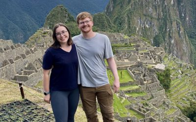 Cuplu britanic, campioni ai călătoriilor gratuite prin îngrijirea caselor Ellen CARTER, 26 de ani, și Connor GILL, 27 de ani, au transformat conceptul de vacanță într-o aventură globală, descoperind o metodă ingenioasă de a explora 18 țări fără a cheltui sume considerabile pe cazare