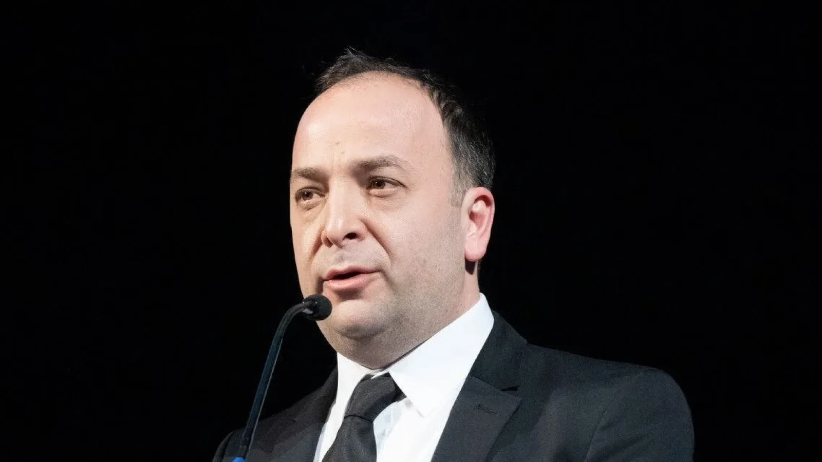 România a intrat într-o „furtună financiară” din care va fi din ce în ce mai greu să iasă, în lipsa unor planuri și soluții pentru a evita efectele inflației și ale creșterii dobânzilor, a declarat, vineri, consultantul economic Adrian Negrescu
