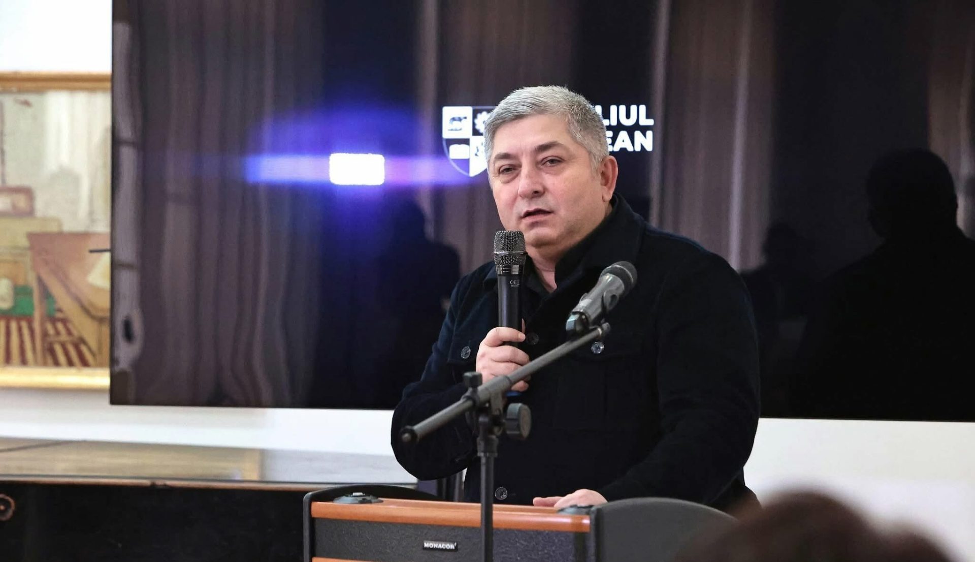 Tișe devoalează „linia roșie” dintre politicieni și popor Președintele Consiliului Județean Cluj, ALIN TIȘE (PNL), a lansat o nouă critică la adresa clasei politice românești, denunțând existența unor „linii roșii” invocate de partide și parlamentari în ultimele luni