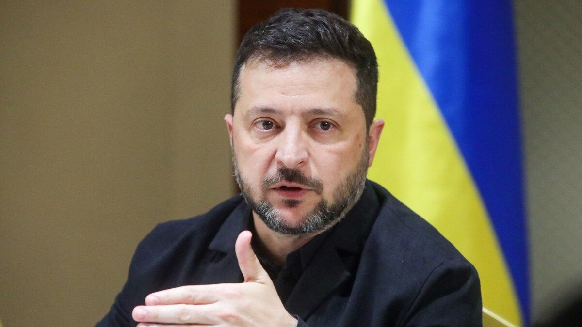 Solidaritate internațională pentru Volodimir Zelenski Președintele ucrainean Volodimir Zelenski a primit sâmbătă semnale puternice de solidaritate din partea liderilor europeni, inclusiv din partea prim-ministrului britanic Andy Burnham și a președintelui francez Emmanuel Macron, în contextul unei zile marcate de noi bombardamente rusești asupra unor orașe din Ucraina