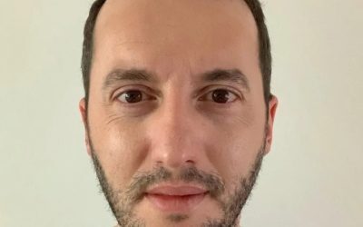Bogdan C. Dumitru, cadru didactic la Universitatea din București și un pionier în dezvoltarea tehnologiilor Bitdefender, este vehiculat pentru preluarea conducerii viitorului Minister al Inteligenței Artificiale din Cabinetul Luca Niculescu, conform Mediafax. Nominalizarea sa ar aduce în Guvern un specialist cu aproape trei decenii de experiență în securitatea informatică și cu o carieră academică solidă în informatică și procesarea limbajului natural. Această posibilă numire reprezintă o etapă importantă în integrarea inteligenței artificiale la nivel guvernamental