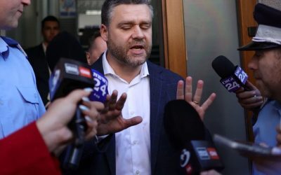 Ciprian CIUCU îl apără pe Ilie BOLODAN după audierea la DNA Iași Primarul Capitalei, Ciprian CIUCU, a reacționat în legătură cu audierea premierului Ilie BOLODAN la Direcția Națională Anticorupție (DNA) Iași, într-un dosar care îl vizează pe omul de afaceri Fănel BOGOȘ
