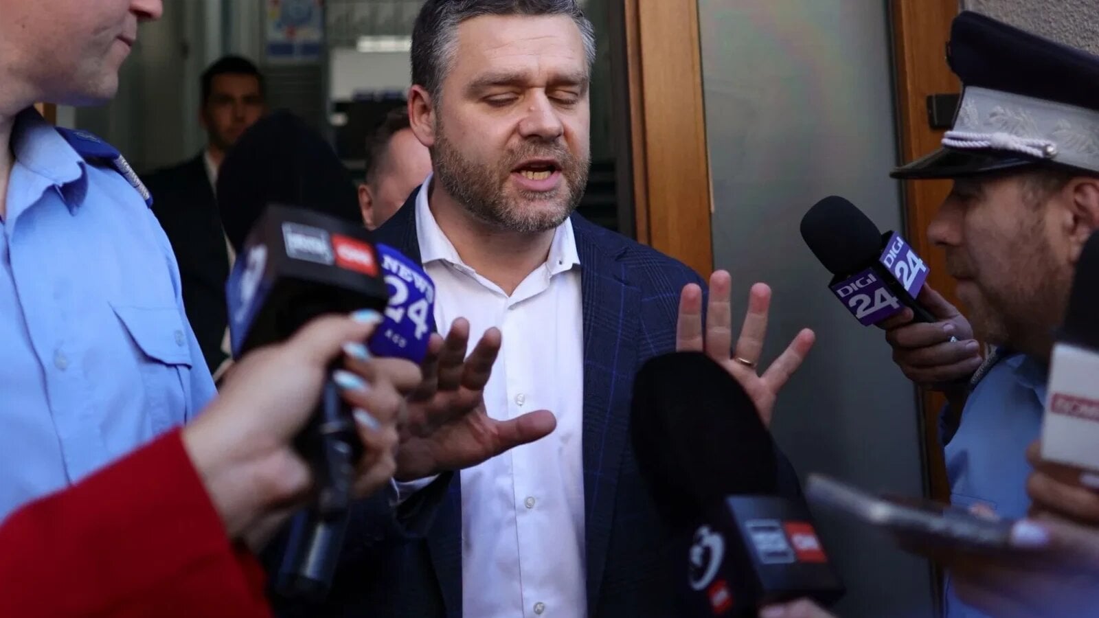 Ciprian CIUCU îl apără pe Ilie BOLODAN după audierea la DNA Iași Primarul Capitalei, Ciprian CIUCU, a reacționat în legătură cu audierea premierului Ilie BOLODAN la Direcția Națională Anticorupție (DNA) Iași, într-un dosar care îl vizează pe omul de afaceri Fănel BOGOȘ