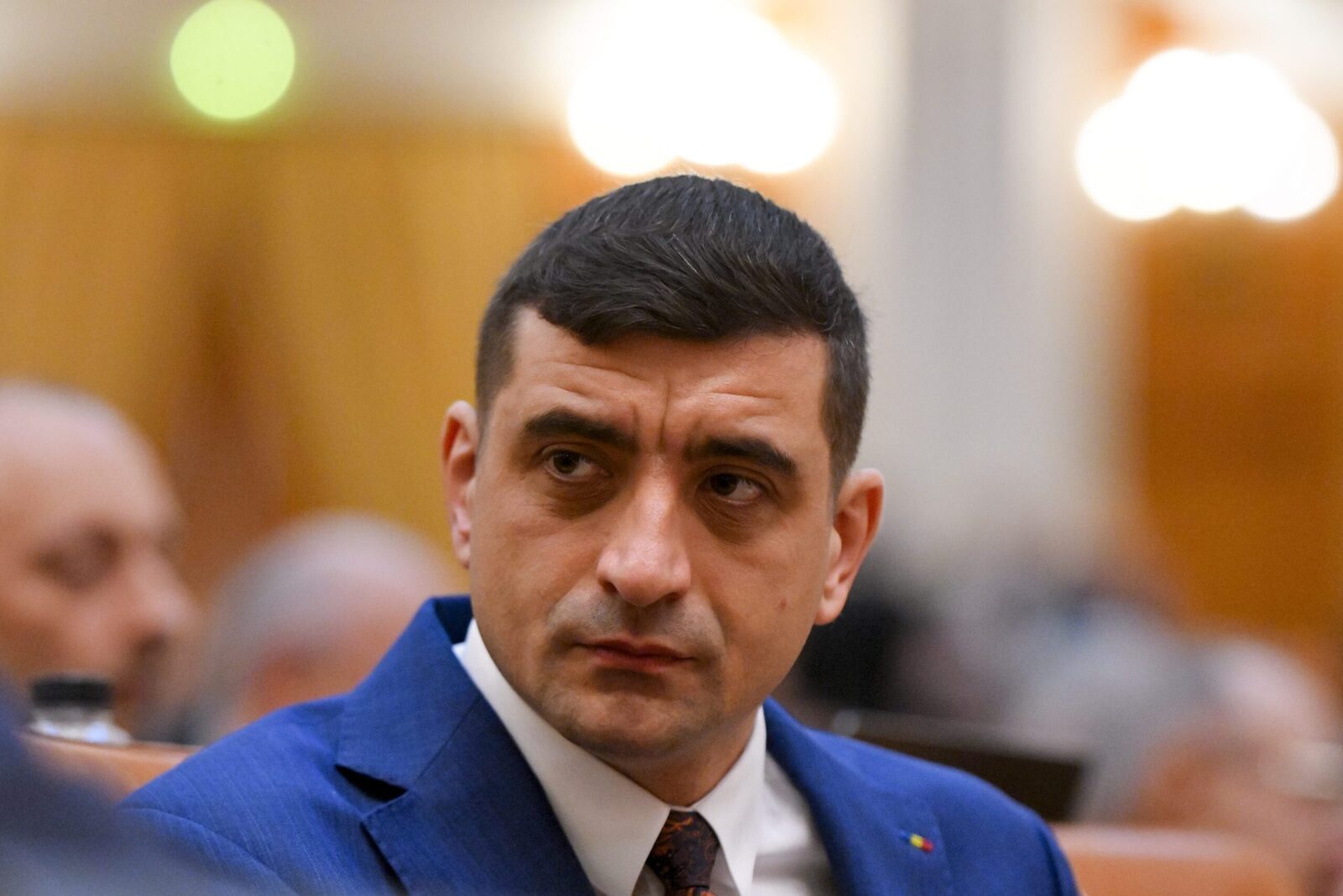 George Simion, președintele AUR, a anunțat vineri organizarea unor proteste în mai multe orașe din țară și un miting la Bruxelles, pe 14 octombrie, în fața Parlamentului European