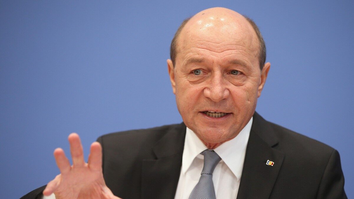 Mirabela Grădinaru, potențială candidată la prezidențialele din 2030, lansată de Traian Băsescu Fostul președinte Traian Băsescu a lansat o ipoteză surprinzătoare duminică, 4 octombrie, privind posibilitatea ca Mirabela Grădinaru, partenera actualului primar general al Capitalei, Nicușor Dan, să candideze la alegerile prezidențiale din 2030