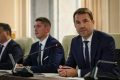 Revolta la Ministerul Transporturilor împotriva directorului CNAIR: Se pregătește ordinul de ministru care îi va amputa puterile Compania Națională de Administrare a Infrastructurii Rutiere (CNAIR) a anunțat închiderea circulației pe Autostrada A1, între Sibiu și Boița, începând de luni, pentru continuarea lucrărilor la lotul 2 al Autostrăzii Sibiu-Pitești