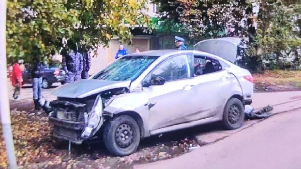 Ofițer rus, suspectat de torturarea prizonierilor ucraineni, ucis într-o explozie Roman Siromiatnikov, un fost angajat al Serviciului Federal al Penitenciarelor din Rusia, bănuit de autoritățile ucrainene că ar fi torturat prizonieri de război, a murit pe 2 octombrie în urma unei explozii care i-a distrus mașina în orașul Novomoskovsk, regiunea Tula