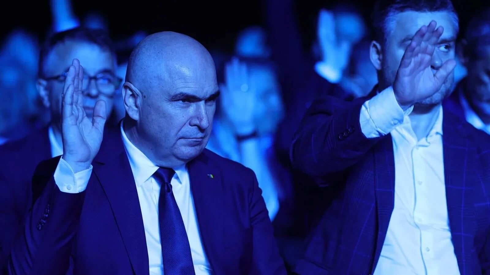 Premierul interimar Ilie Bolojan a anunțat, duminică seara, semnarea unui acord cu premierul desemnat Luca Niculescu, act normativ ce detaliază condițiile Partidului Național Liberal (PNL) pentru votarea învestirii noului Guvern