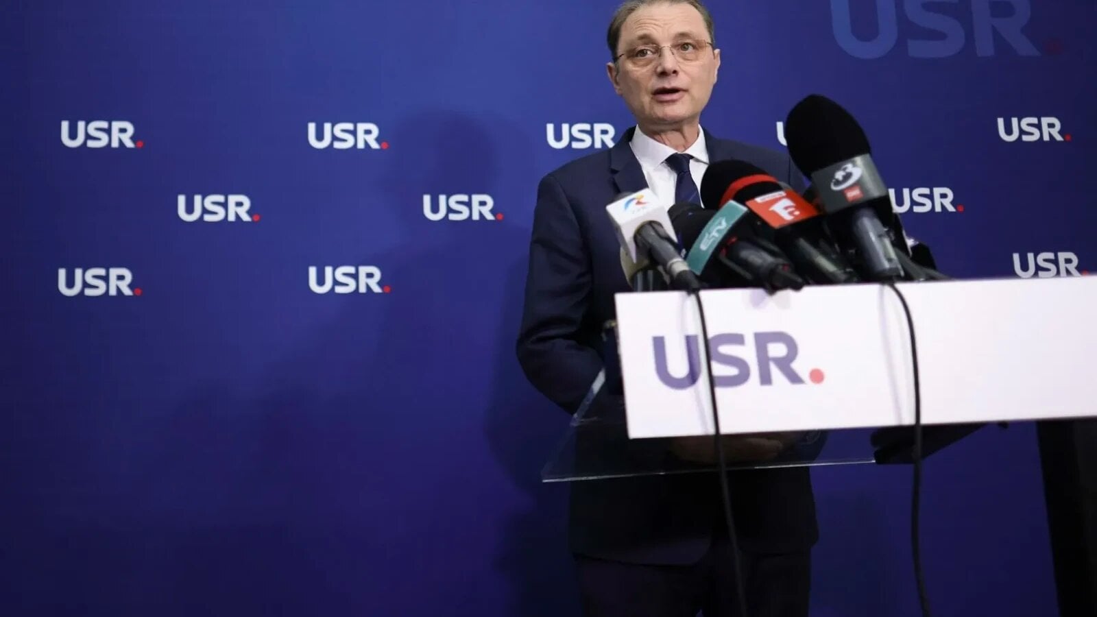 USR își stabilește poziția față de Guvernul Niculescu Uniunea Salvați România (USR) se află astăzi în fața unei decizii cruciale privind susținerea sau respingerea Guvernului propus de Luca Niculescu