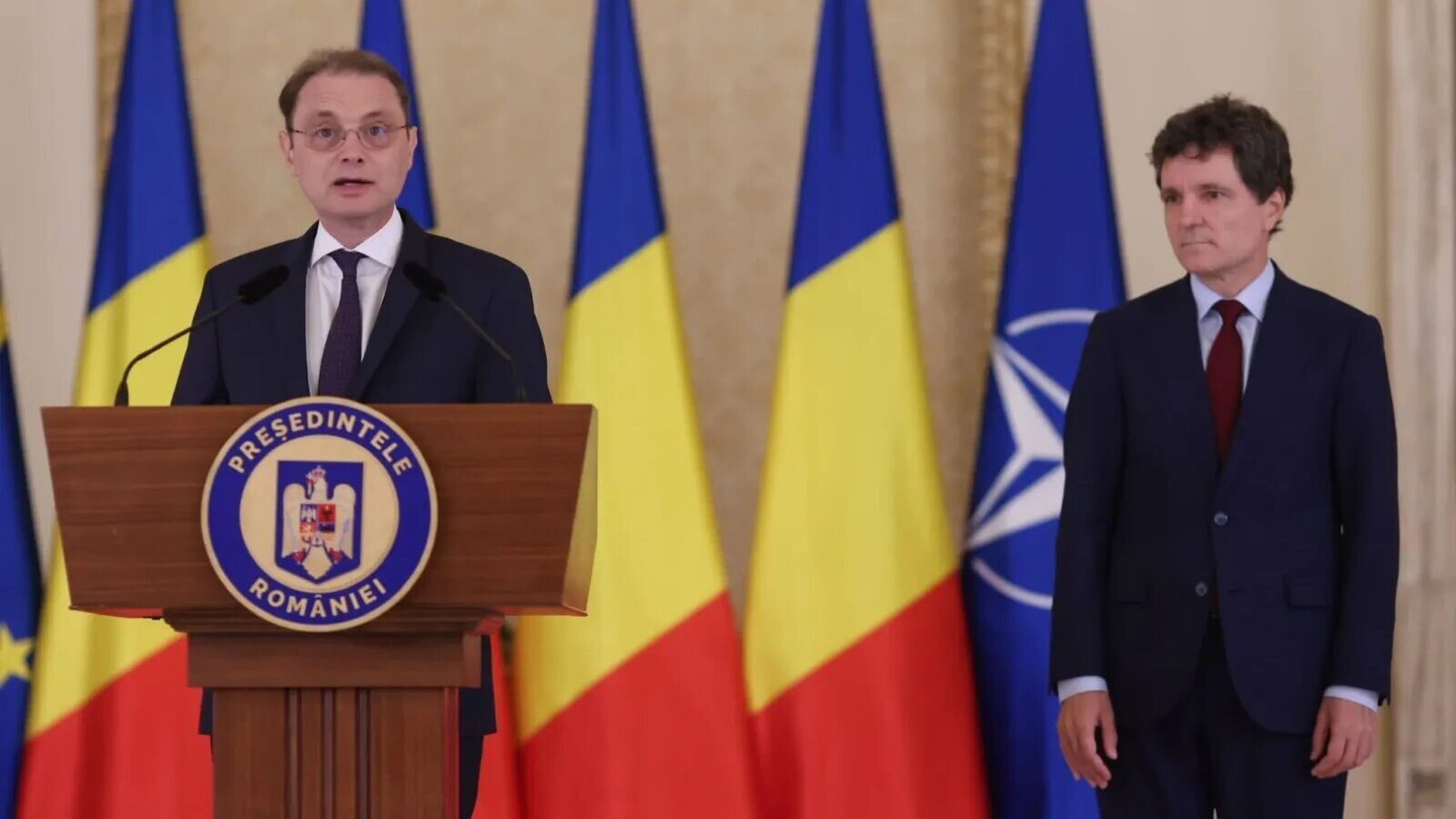 Luca Niculescu, numit recent de președintele Nicușor Dan pentru funcția de prim-ministru, deține, conform ultimei declarații de avere publice, două apartamente, jumătate dintr-o casă de vacanță, cote din două terenuri forestiere și economii însumând zeci de mii de euro