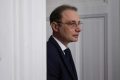 Petrișor Peiu atacă Guvernul Bolojan: Fratele lui Luca Niculescu, numit Director Tehnic la CFR Călători, deși experiența sa este în amenajări de restaurante Senatorul AUR, Petrișor Peiu, critică vehement deciziile Guvernului Ilie Bolojan în ceea ce privește numirile la companiile de stat