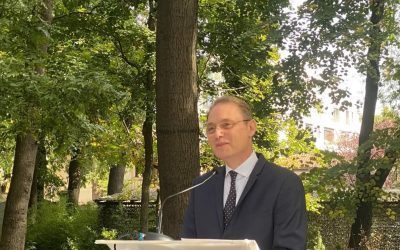 Premierul desemnat, Luca NICULESCU, a evitat să folosească termenul „austeritate” atunci când a fost întrebat despre viitoarea politică economică a guvernului, dar a subliniat necesitatea respectării țintelor asumate de România, inclusiv în contextul aderării la OCDE