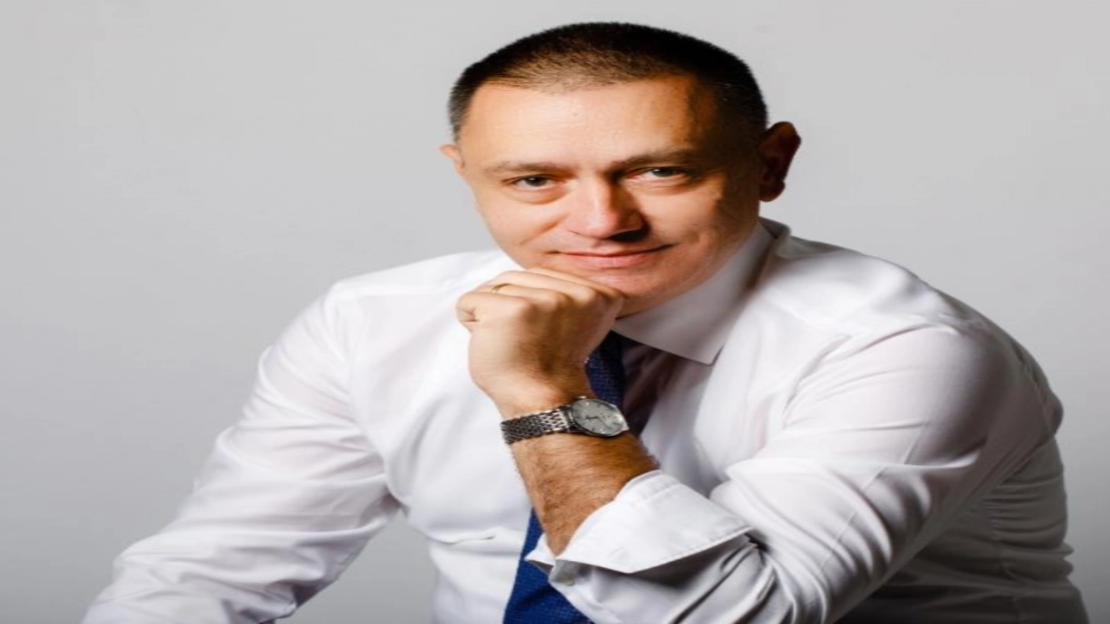 Deputatul PSD Mihai Fifor lansează un apel către celelalte partide politice pentru reluarea dialogului în vederea identificării unei majorități parlamentare capabile să susțină un guvern cu puteri depline