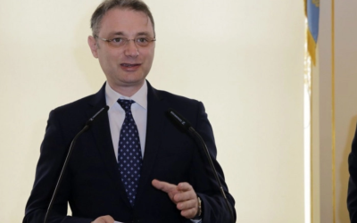 Premierul desemnat, Luca NICULESCU, a avertizat vineri că România nu își poate permite să piardă producătorul auto Dacia și a anunțat că vor fi luate în considerare toate măsurile necesare pentru a menține compania în țară