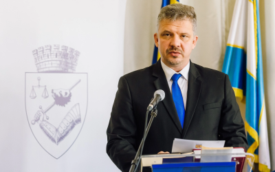 Direcția Națională Anticorupție (DNA) a clasat dosarul penal în care primarul municipiului Târgu Mureș, SOÓS ZOLTÁN, și mai mulți angajați ai administrației locale au fost cercetați pentru presupuse nereguli la angajarea și transferul unor funcționari