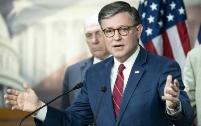 Republicanul Mike Johnson, președintele Camerei Reprezentanților din Congresul SUA, a declarat că intenționează să rămână liderul Partidului Republican chiar dacă acesta ar pierde majoritatea în urma alegerilor din 3 noiembrie 2026