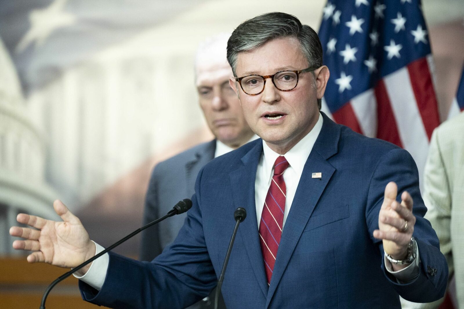 Republicanul Mike Johnson, președintele Camerei Reprezentanților din Congresul SUA, a declarat că intenționează să rămână liderul Partidului Republican chiar dacă acesta ar pierde majoritatea în urma alegerilor din 3 noiembrie 2026