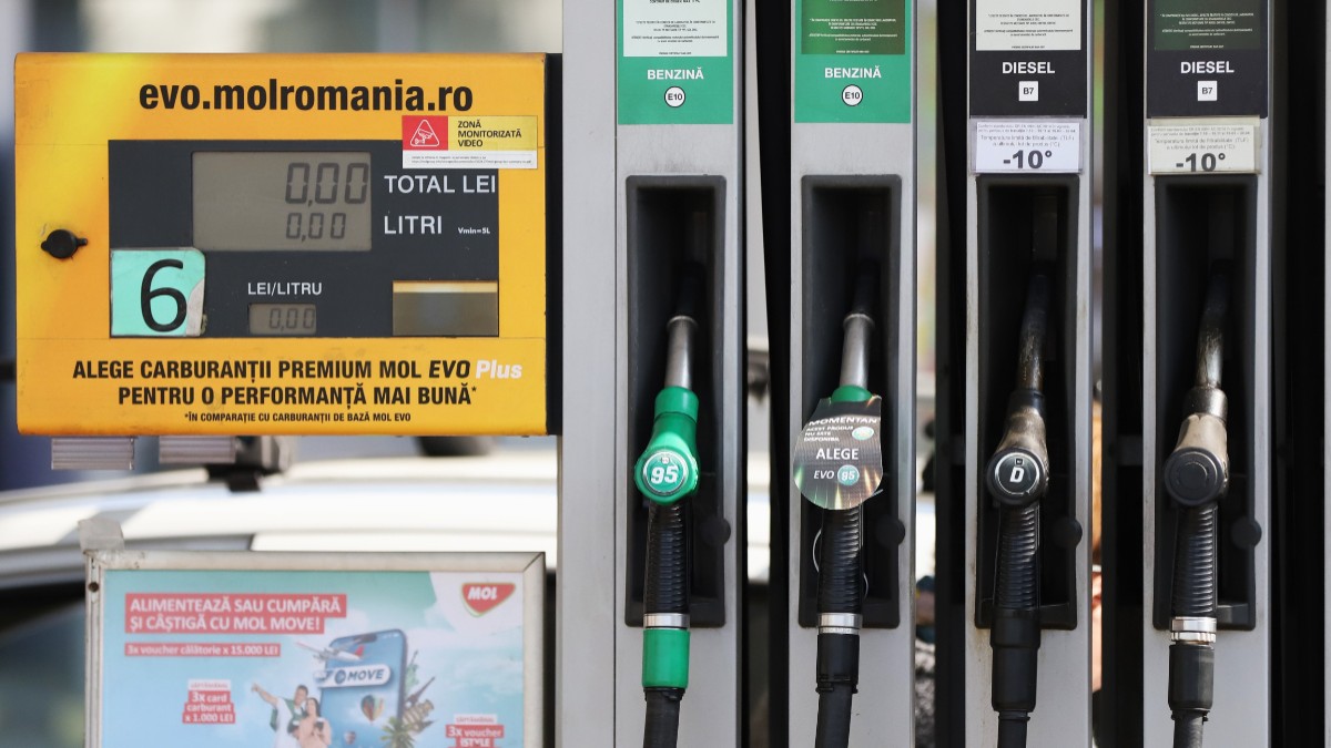 Prețurile carburanților au rămas neschimbate pentru a 11-a zi consecutiv, la nivelul celor înregistrate în weekendul de dinaintea datei de 21 octombrie 2026