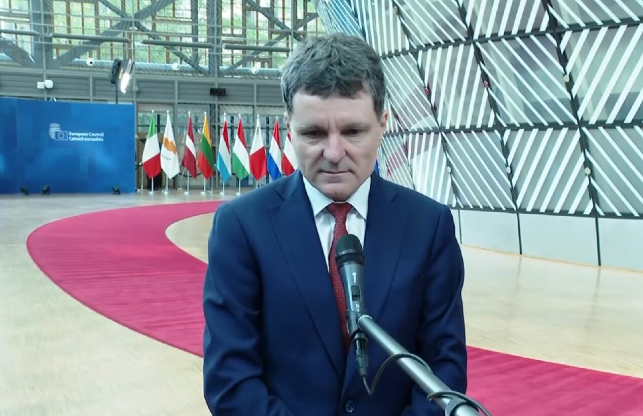 Nicușor Dan: STATUL ROMÂN VA REACȚIONA DUPĂ ATACUL DIN Marea Neagră Autoritățile române vor reacționa ferm în urma incidentului din Marea Neagră, unde o navă a fost lovită de drone, a declarat președintele Klaus Iohannis