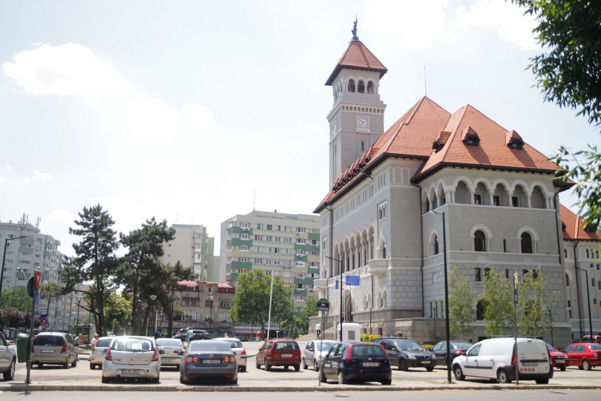 Contract Dubios la Sector 1: Firma Soției lui Păcuraru, Sub Vizor